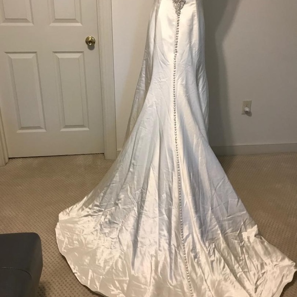 BRIDAL - Picture 5 of 5